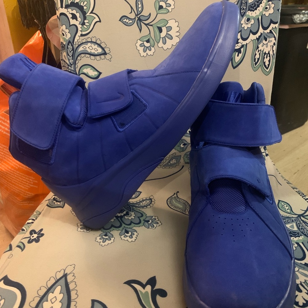 Men’s Nike sneakers sz12
